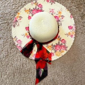 Women’s Floral Sunhat! (Excellent Condition)